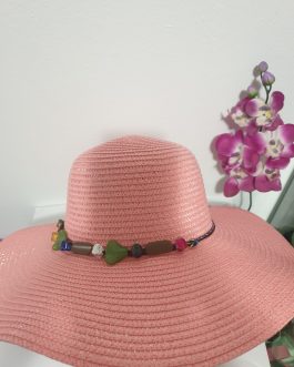 Sombrero rosa gemas verde.